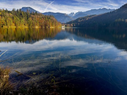 Autumn atmosphere at Hechtsee lake near Kufstein, behind Wilder Kaiser, Tyrol, Austria, Europe