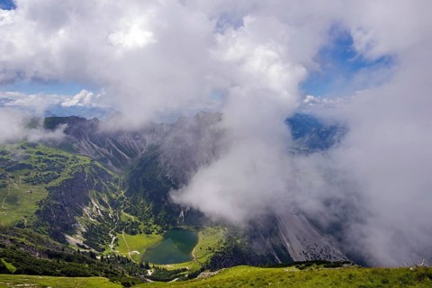 Lower Gaisalpsee, behind it Gaisalphorn, 1953m, and Rubihorn, 1957m, Allgäu Alps, Allgäu, Bavaria,