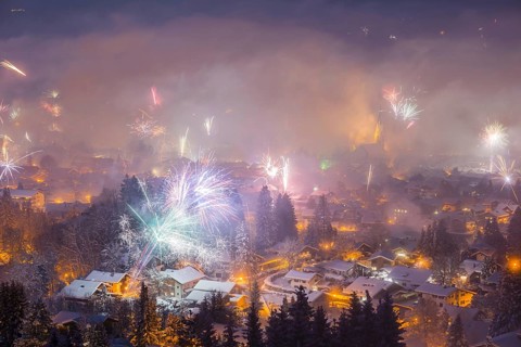 New Year's Eve fireworks, Oberstdorf, Allgäu Alps, Allgäu, Bavaria, Germany, Europe