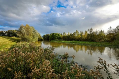 Bergkamen, Ruhr area, North Rhine-Westphalia, Germany, autumn landscape on the Seseke. The