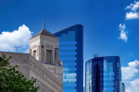 Scenic panoramic views of Auckland skyline and financial downtown city center.