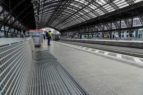 3-day strike by the railway union GDL, only very few local and long-distance trains run, empty