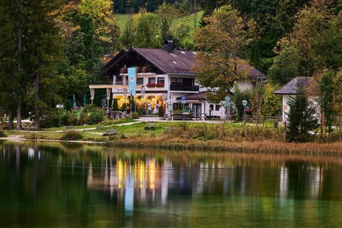 Hintersee in autumn colours, Ramsau, Berchtesgaden National Park, Berchtesgadener Land district,