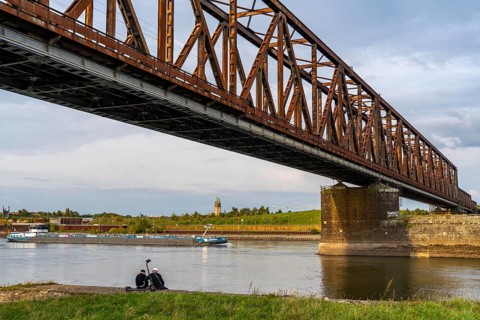 The railway bridge Duisburg-Hochfeld-Rheinhausen, over the Rhine, regional trains and many goods