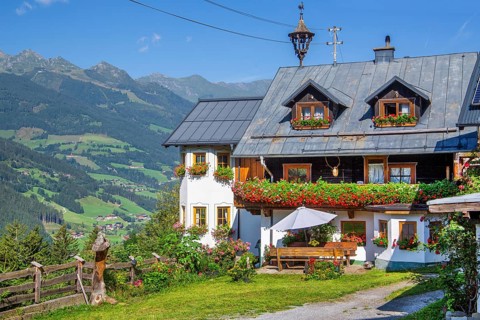 Typical mountain farm on the Gasteiner Höhenweg, Bad Gastein, Gastein Valley, Hohe Tauern, Pongau,