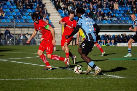 Football 3rd division, season 2024/25, matchday 22: Waldhof Mannheim vs SC Verl. On the ball: