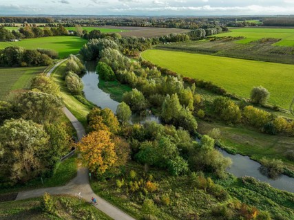 Bergkamen, Ruhr area, North Rhine-Westphalia, Germany, autumn landscape on the Seseke. The