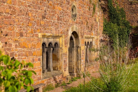 At the end of the 12th century, Dietrich the Afflicted, Margrave of Meissen, donated a convent in