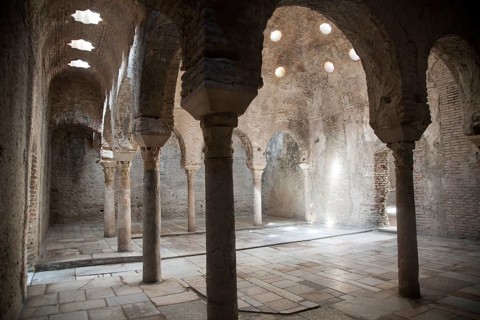 Banos Arabes, historic Arabic Baths, eleventh century Moorish public baths, Carrera del Darro,