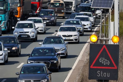 Oberhausen, North Rhine-Westphalia, Germany, traffic jam on the A3 motorway, Easter travel traffic,