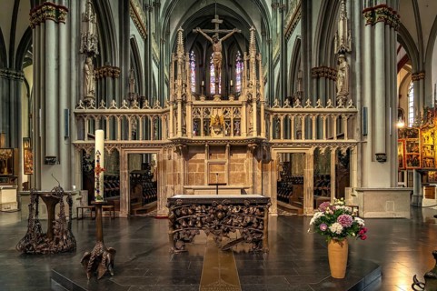 Interior of the Catholic Church of St Viktor in Xanten, Lower Rhine, North Rhine-Westphalia,