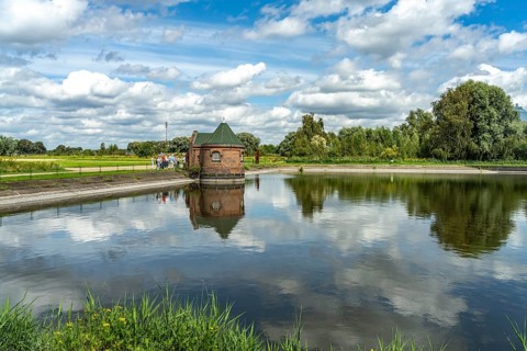 Historic slide gate house and filtration basin, Wasserkunst Kaltehofe, Kaltehofe Island,