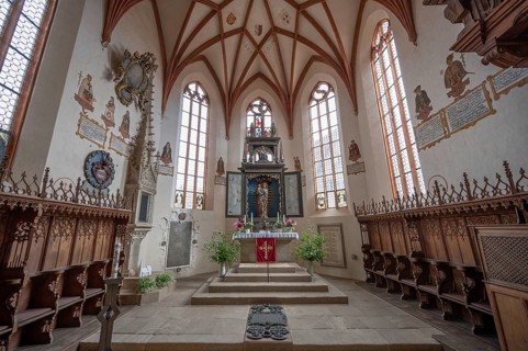 Church interior with Renaissance high altar from 1611 with the crescent moon Madonna, Gothic St