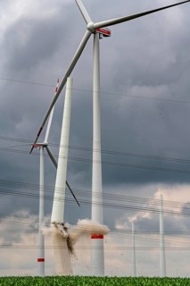 Demolition of the tower of a 20 year old wind turbine, in the Werl wind farm, 5 old Enercon E-66
