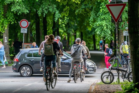 One of 4 road crossings of the Promenade cycle path, a tree-lined, car-free, approximately 4.5 km