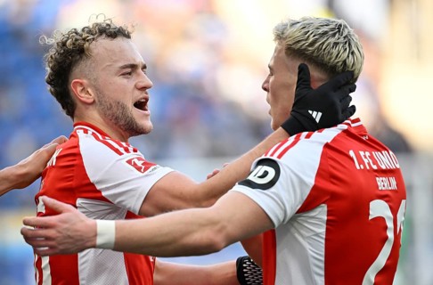 Goal celebration Benedict Hollerbach 1. FC Union Berlin FCU (16) Tim Skarke 1. FC Union Berlin FCU