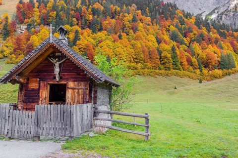 Farm buildings of the Eng alp, Eng valley, Tyrol, Austria, Europe