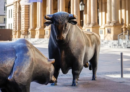 Bull and bear on the stock exchange square in front of the stock exchange, Frankfurt am Main,