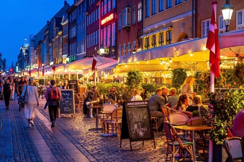 Nyhavn, in the Frederiksstaden district, in the evening, harbour district with houses over 300