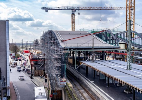 Modernisation of Duisburg Central Station, the platforms of the 13 tracks are being renewed, the