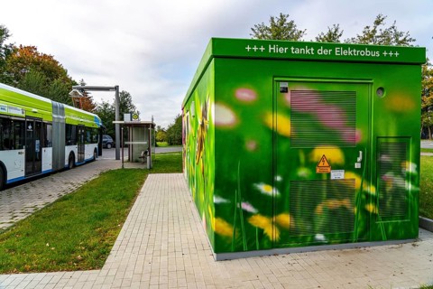 Electric bus from Stadtwerke Münster, at a fast charging station, bus stop, Dieckmannstrasse bus