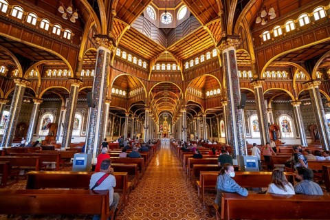 Interior view, Basílica de Nuestra Señora de Los Ángeles, Cartago, Costa Rica, Central America