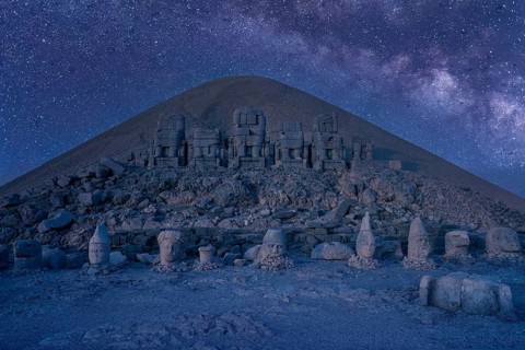 Mount Nemrut sanctuary, East terrace at night, Adiyaman province, Turkey, Asia