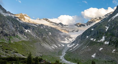 High valley with mountain stream Hornkeesbach, behind Hornspitzen and glacier Hornkees, Berliner