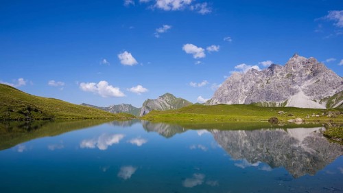 Eissee, Oytal, behind it Großer Wilder, 2379m, Hochvogel- and Rosszahngruppe, Allgaeuer Alpen,