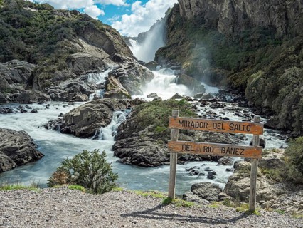 Viewpoint at waterfall Salto Del Rio Ibanez, cascades of waterfall, near Puerto Ingeniero Ibanez,