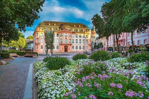 Osteiner Hof and carnival fountain on Schillerplatz in Mainz, Rhineland-Palatinate, Germany, Europe
