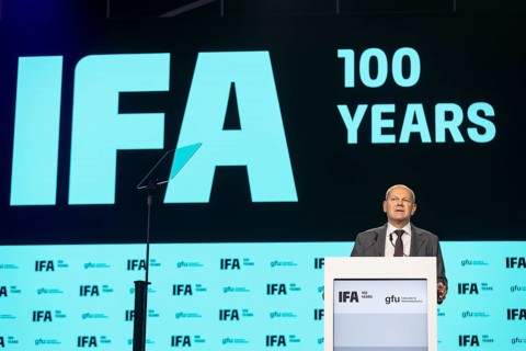 Olaf Scholz, Chancellor of the Federal Republic of Germany (SPD) speaks at the opening gala for 100