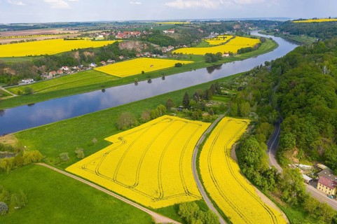 Aerial view of the Elbe near Zehren with Zadel and Elbe valley slopes, Diera-Zehren, Saxony,