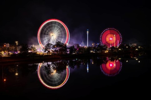 Night shot, overview, reflection in the river Neckar, Ferris wheel, Europa Rad, Gladiator, rides,