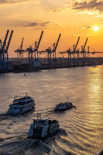 Port of Hamburg, HHLA Container Terminal Burchardkai, Athabaskakai, on the Elbe, Hadag harbour