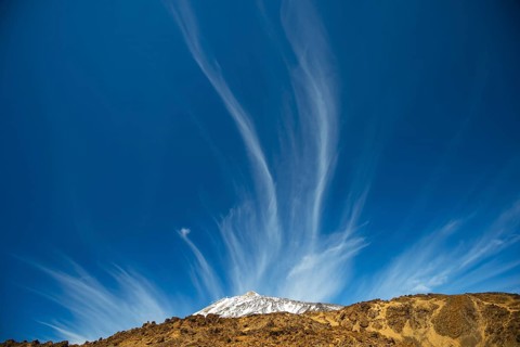 Feather clouds, Pico del Teide, 3718m, Parque Nacional de las Canadas del Teide, Teide National