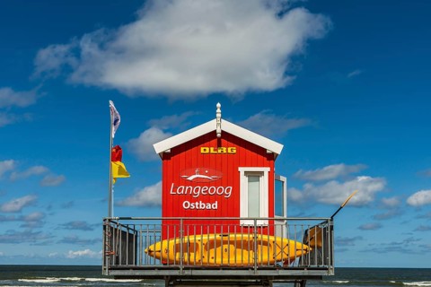 Hut for lifeguards, red, observation tower, rescue tower, beach, North Sea island, Langeoog,