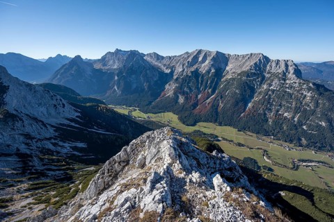 View at the summit of the Große Arnspitze, mountain panorama with Karwendel mountains, autumnal