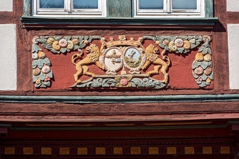 Colourfully painted carvings, lions with coat of arms medallions, paradise, floral ornaments,