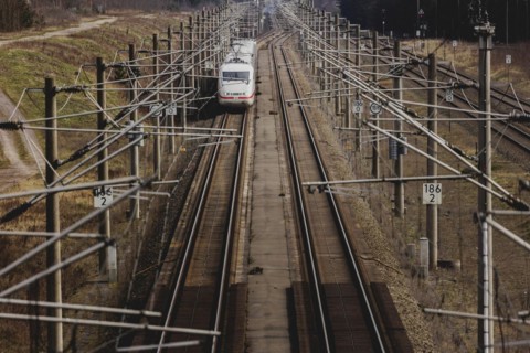 A Deutsche Bahn IC runs between Stendal and Rathenow near Wusterdamm, 26/03/2024