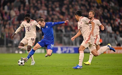 Alphonso Davies Bayern FC Munich FCB (19) v Marko Rog GNK Dinamo Zagreb (30) Harry Kane FC Bayern