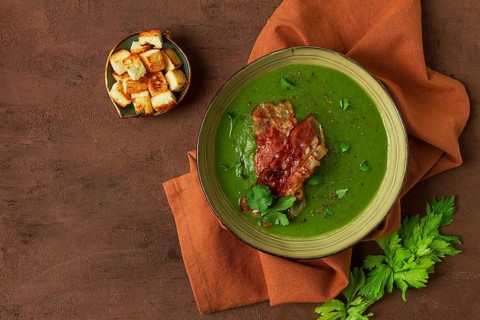 Green mashed soup, with bacon and croutons, homemade, no people