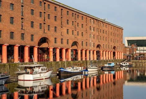 Tate Liverpool art gallery, Royal Albert Dock, Pier Head, Liverpool, England, UK