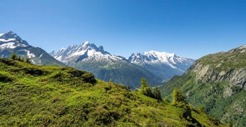 Mountain panorama with glaciated mountain peaks, Aiguille Verte with Aiguille du Midi and Mont