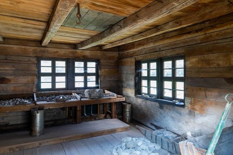 The Siebenschlehner Pochwerk is a listed pochwerk in the Neustädtel district of Schneeberg. It was