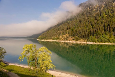 Early morning at the Sylvenstein reservoir, Reservoir in the Isarwinkel, municipality of Lenggries,