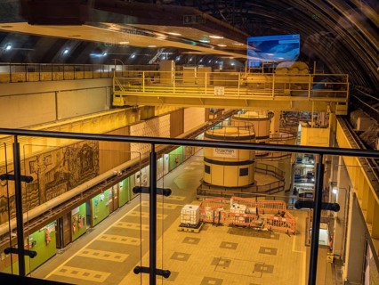 Cruachan hydro-elektric power station, view of machine hall, part of guided tour, lake Loch Awe,
