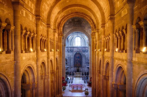 Interior view, nave, choir, Lisbon Cathedral, Sé Patriarcal de Lisboa or Igreja de Santa Maria