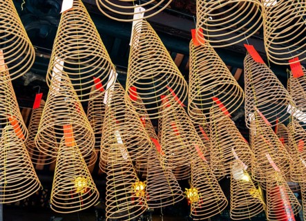 Hanging spiral incense sticks, Thien Hau Pagoda, Saigon Chinatown, Ho Chi Minh City, Vietnam, Asia