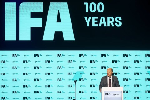 Olaf Scholz, Chancellor of the Federal Republic of Germany (SPD) speaks at the opening gala for 100